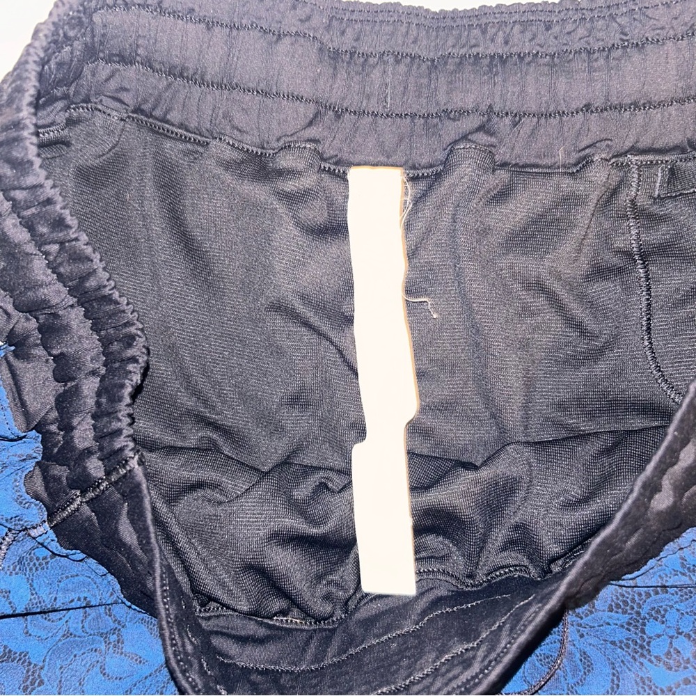 Lululemon Hotty Hot High Rise Shorts - Picture 5 of 10